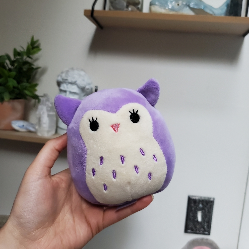 Holly owl squishmallow